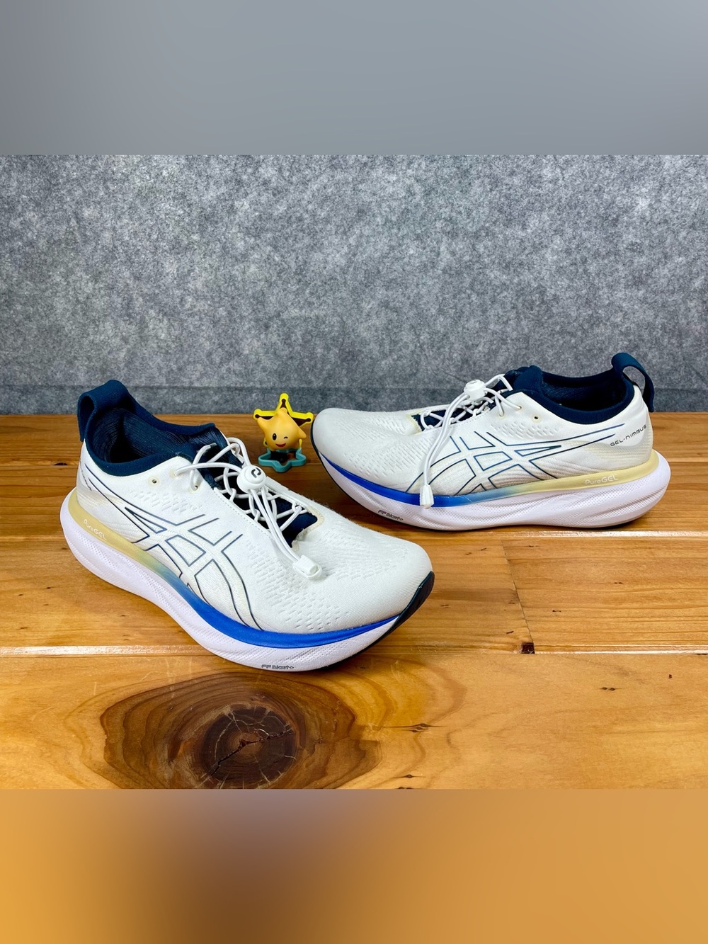 ASICS Gel Nimbus 25 Mens Size 10 White Illusion Blue Running Shoes 1011B547-104
